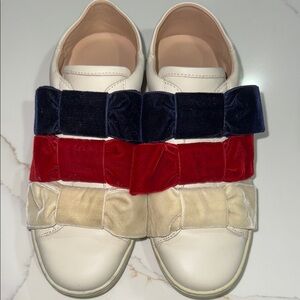 GUCCI White Sneakers with Velvet Bows